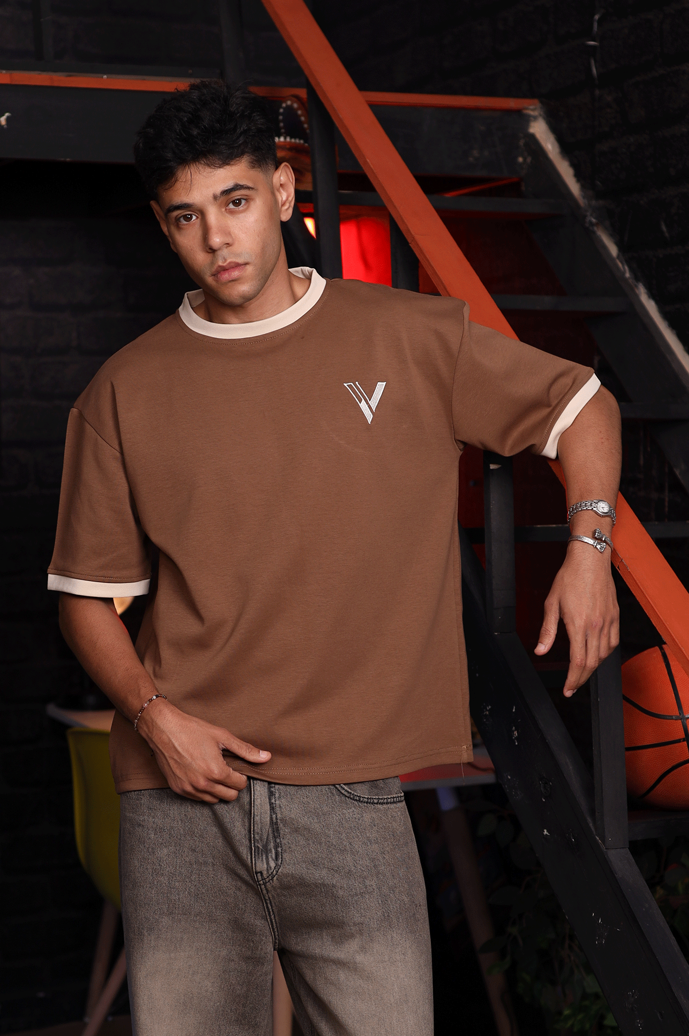 Return - Brown - T-Shirt